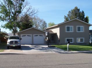 245 Greasewood St, Green River, WY 82935