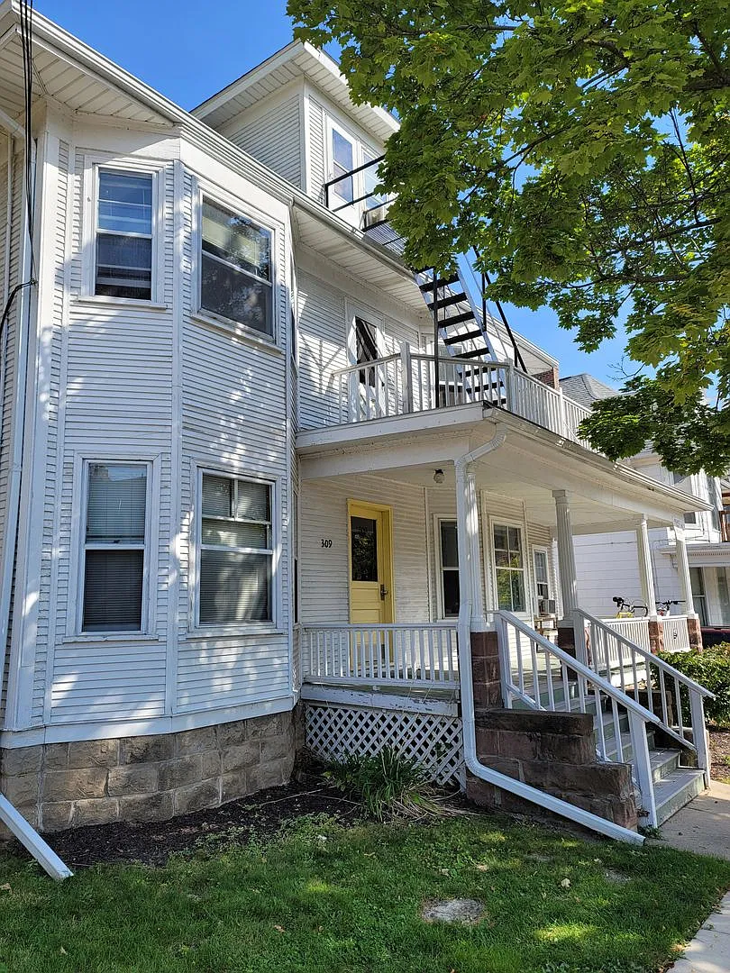 309 N Pinckney St — Photo 2