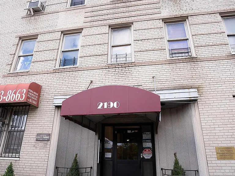 2190 Boston Rd #5M — Photo 22