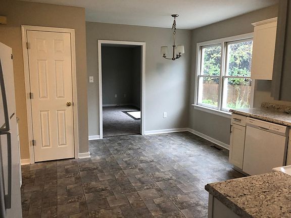 Kitchen Eating Area