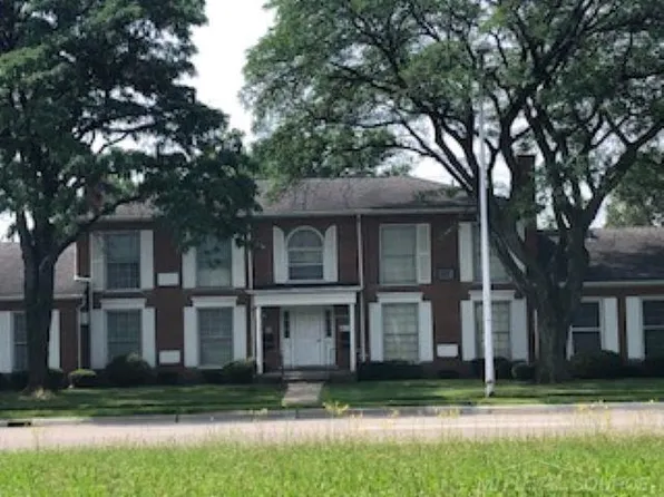 20240 Vernier Rd Unit D-d8, Harper Woods, MI 48225