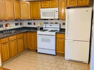 20-52 45th St #G2, Astoria, NY 11105