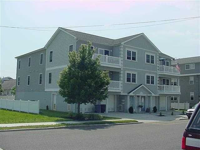 1st image of 322 W Baker Ave #B