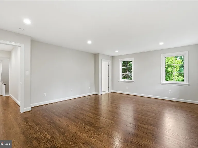 7825 Oldchester Rd — Photo 36