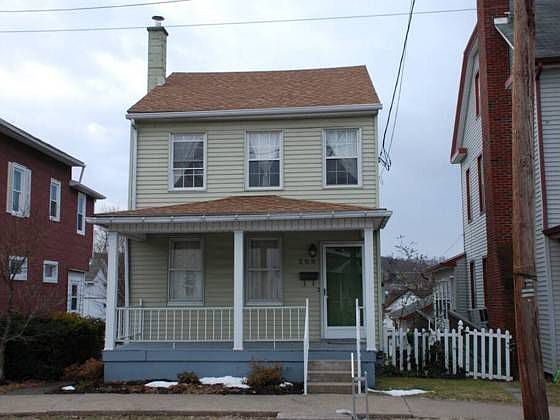 2nd image of 208 E Front St