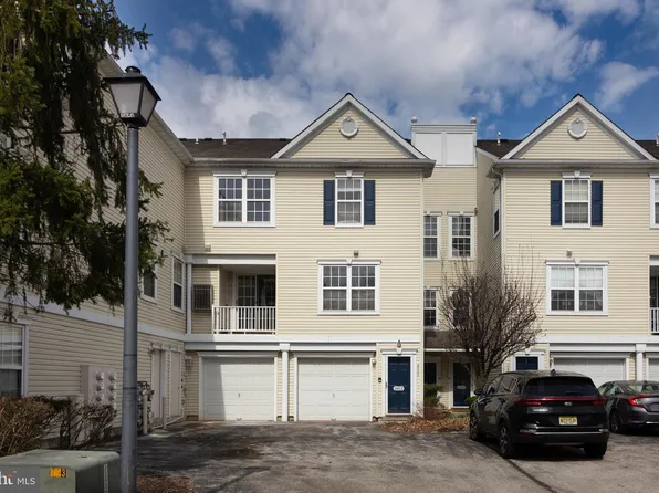 6403 Riverfront Dr, Palmyra, NJ 08065