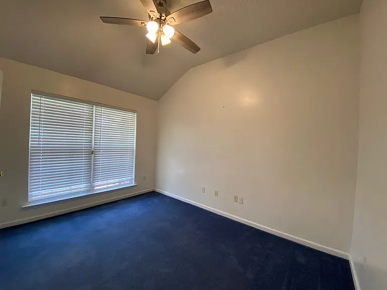 1835 Lawnwoods Dr — Photo 9