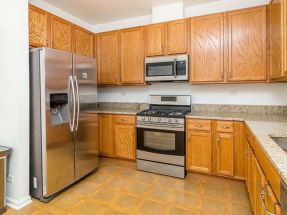 5th image of 1132 N Claremont Dr #1132