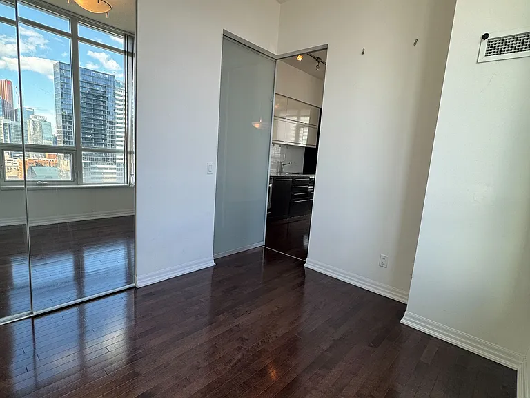 770 Bay St #Penthouse 206 — Photo 24