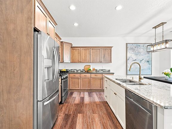 5th image of 1475 N Pineview Ln