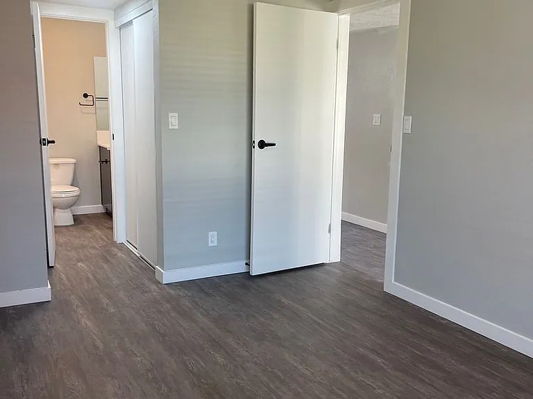 Park Apartments-Beautiful recently renovated — Photo 13