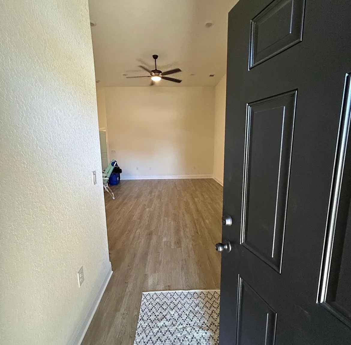 3 bed, 1473 sqft, $2,100 — Photo 3