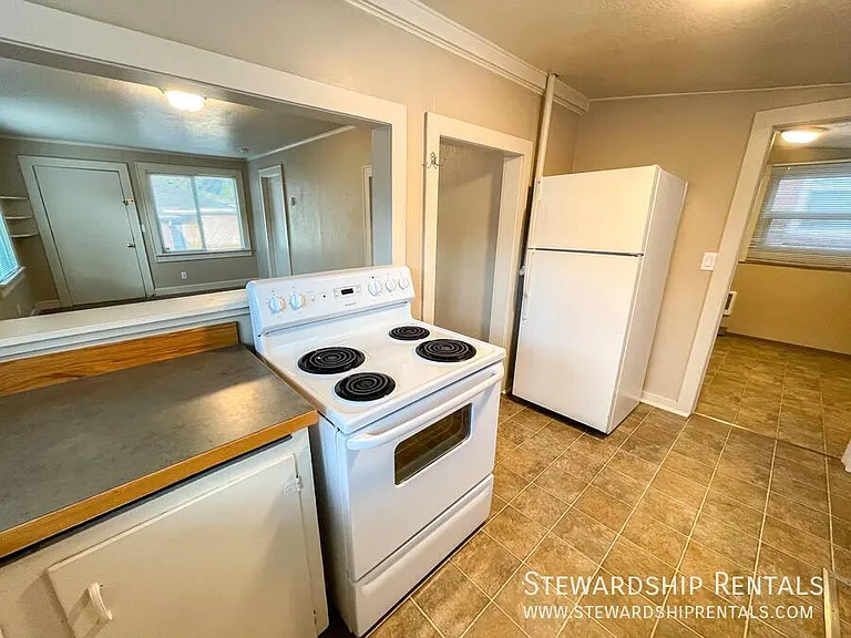 942 E 18th Ave #15 — Photo 6