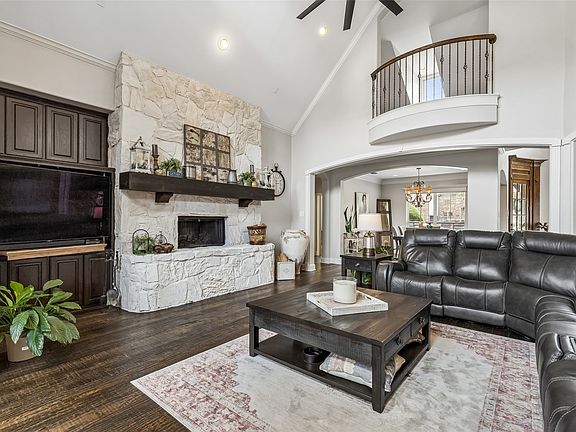 5th image of 5016 Apache Cir