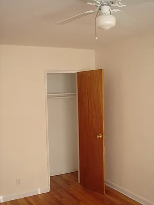 Rented by Metroline Realty | media 77