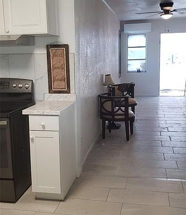 5th image of 1118 Harris Ln