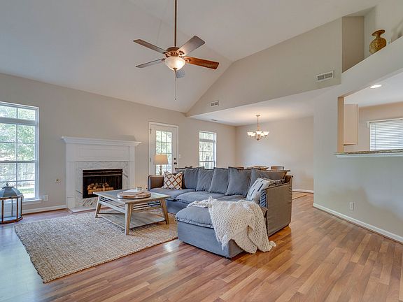 5th image of 3127 Millbank Ln