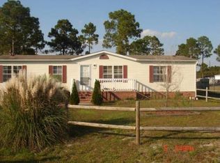 102 Yew Ct, Hubert, NC 28539