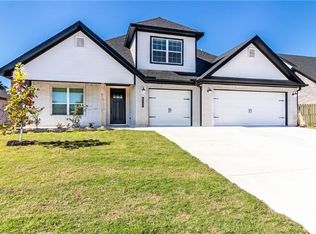 6310 S 59th St, Rogers, AR 72758