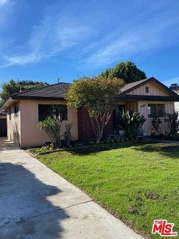 1st image of 6400 W 85th St