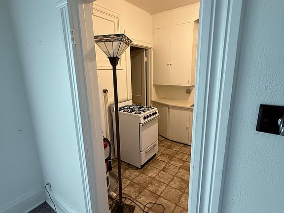 5th image of 117 & 119 N Cedar Ave