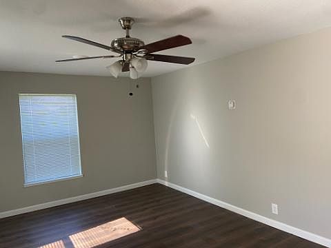 2nd image of 2501 S Laurel St