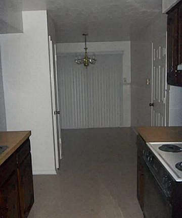 2nd image of 1102 Meadow Creek Dr