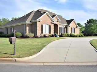 1600 Brentwood, Muscle Shoals, AL 35661