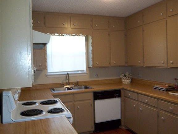 3rd image of 1209 S 7th St