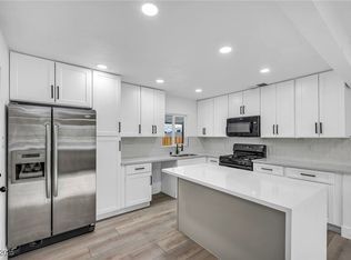 525 Essex West Dr, Las Vegas, NV 89107