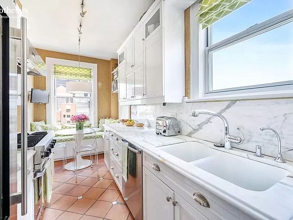 3rd image of 9 E 96th St #11C
