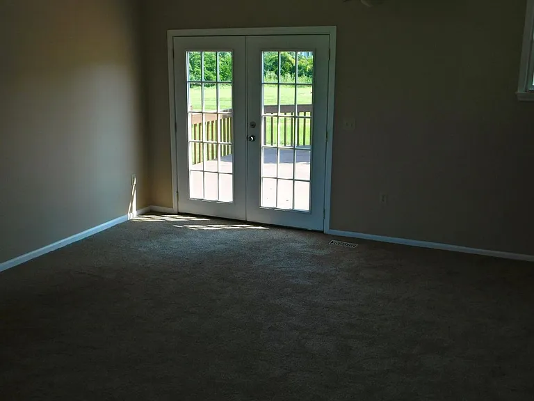 7608 Kyles Station Rd — Photo 28