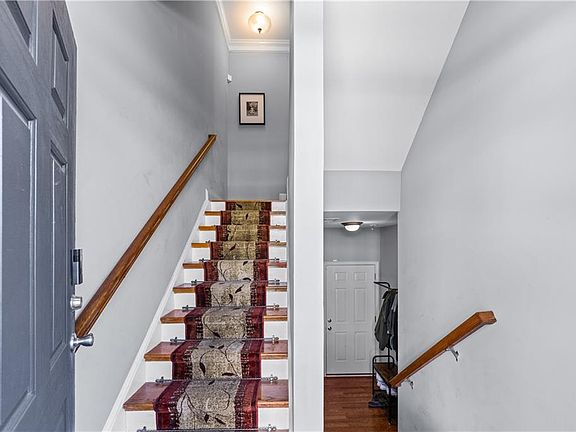 5th image of 3907 High Dove Way SW