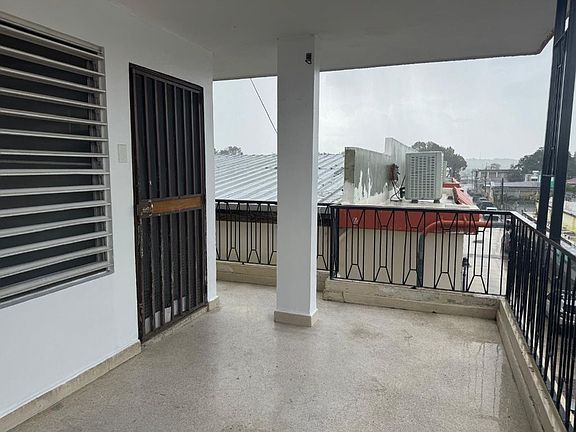 2nd image of Calle Barbosa #32