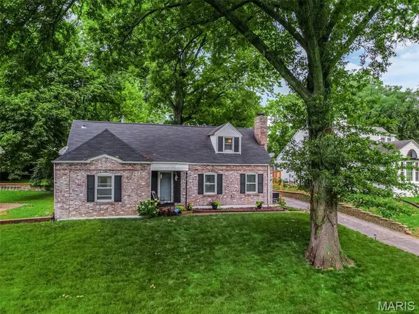 22 Green Acres Rd, Saint Louis, MO 63137