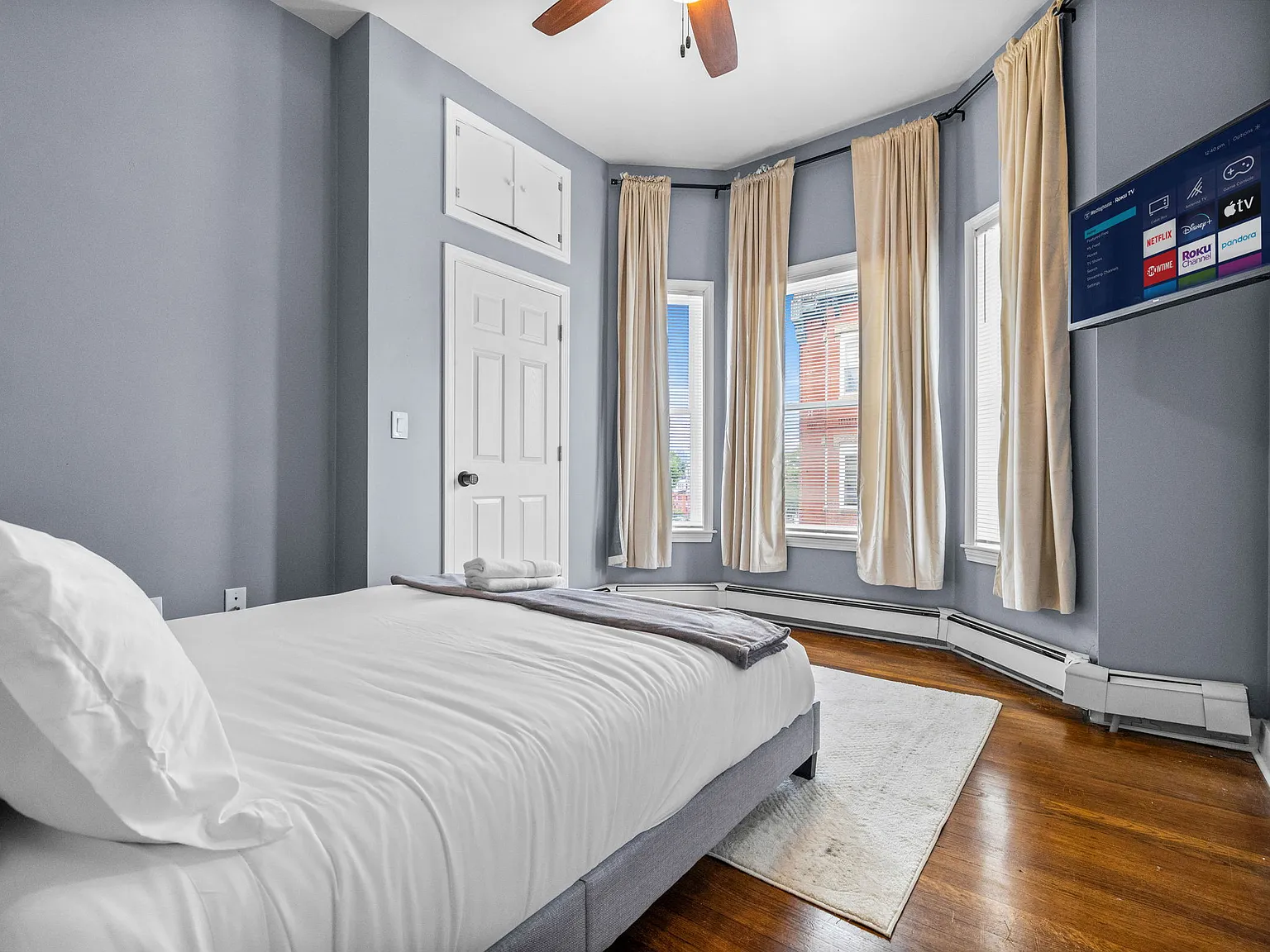 2 bed, 9999 sqft, $3,000 — Photo 2