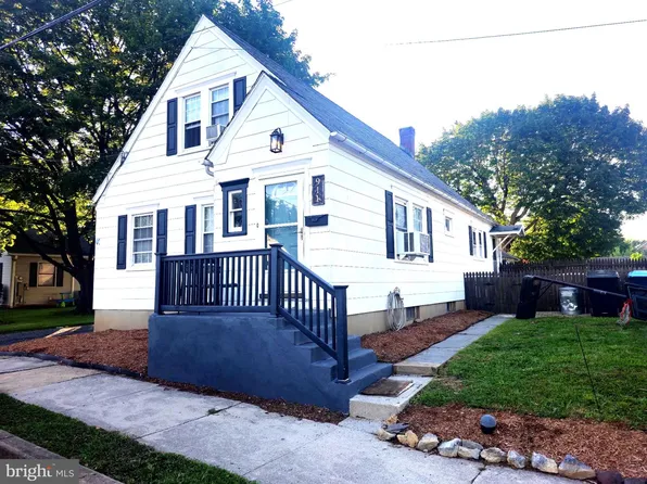 911 W Cherry St, Palmyra, PA 17078