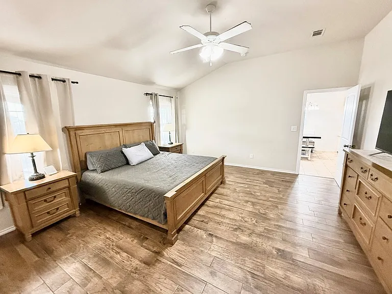 9915 Lamar Ave — Photo 18
