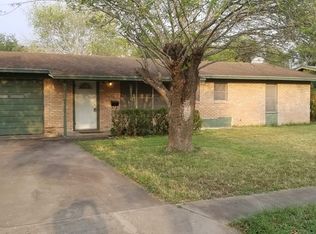 1902 S 7th St, Kingsville, TX 78363