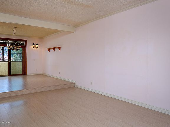 4th image of 3200 Fairesta St APT 12