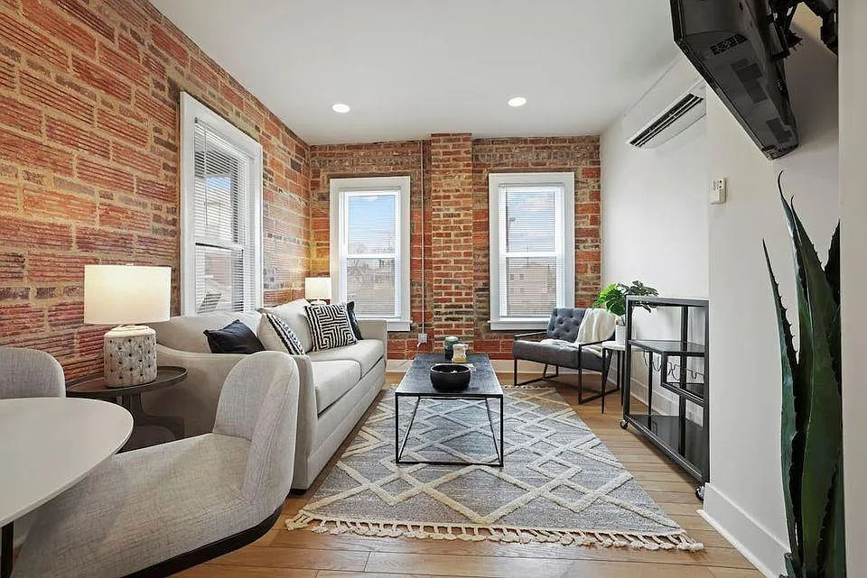 383 Wilson Ave — Photo 4