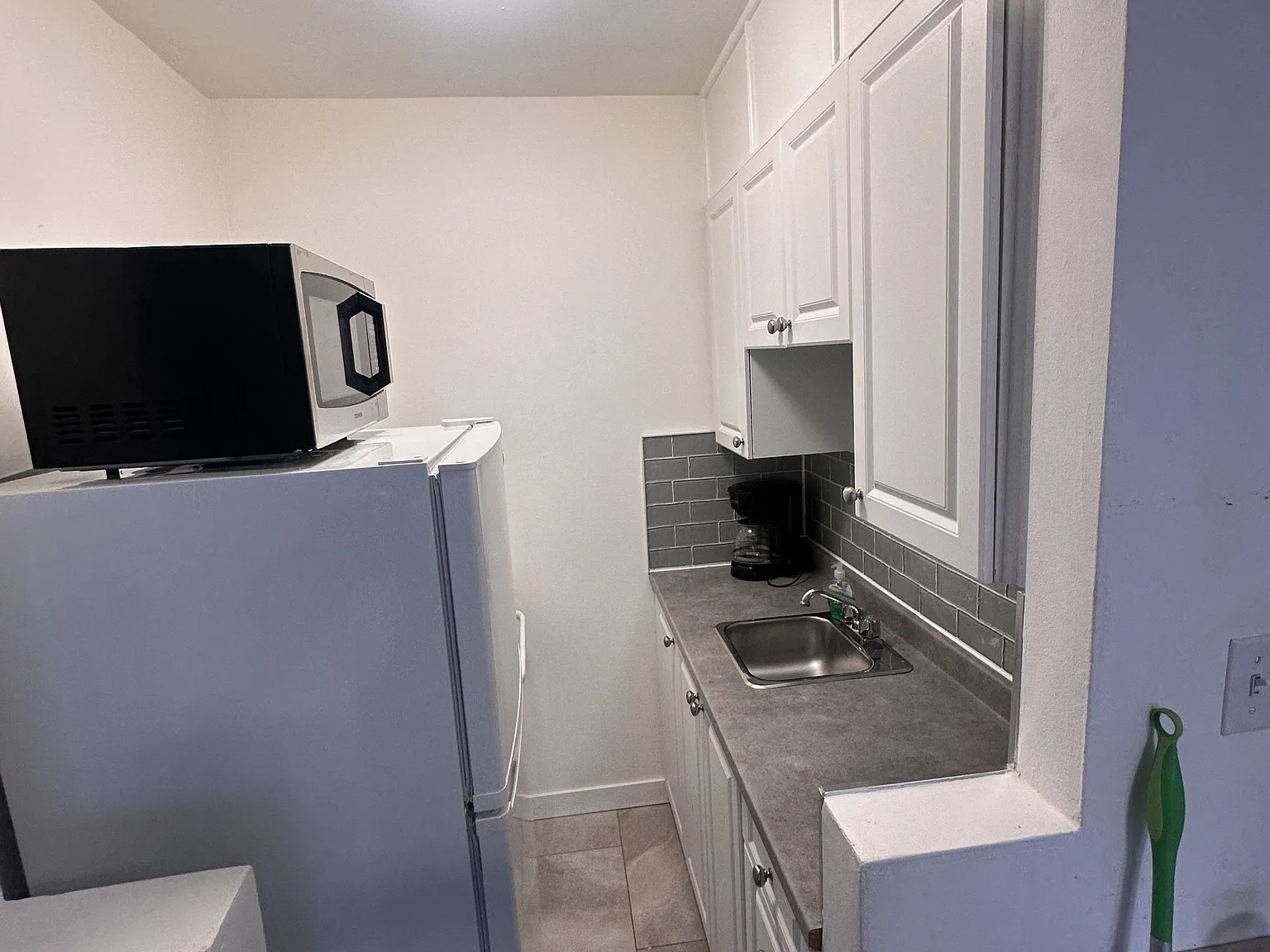 130 Macpherson Ave — Photo 3