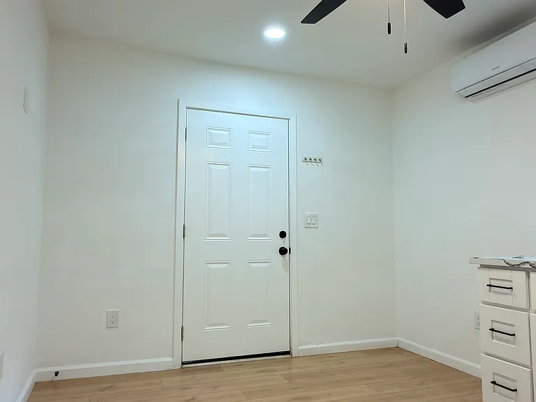 1016 Cedar Brk — Photo 4