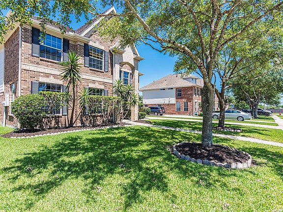 3rd image of 311 Willow Pointe Dr