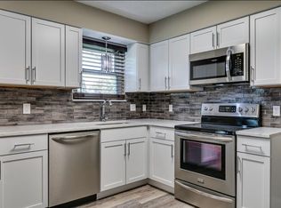 107 El Perro Dr, Saint Peters, MO 63376