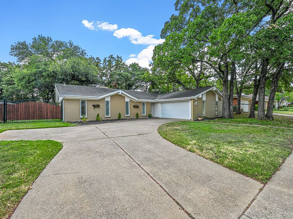 1st image of 1818 Park Hill Dr