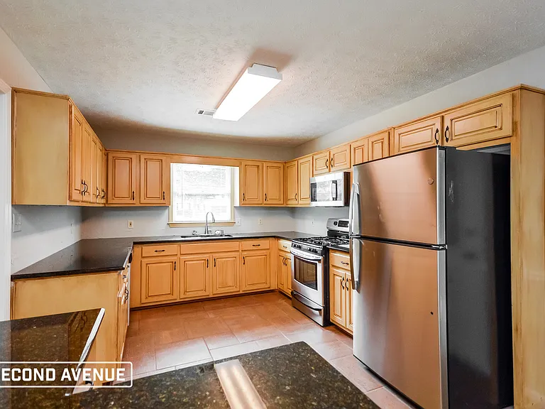 4830 Thornwood Dr — Photo 2