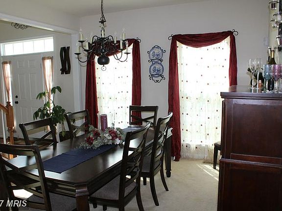 4th image of 483 Maddex Farm Dr