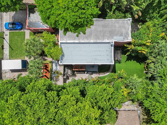 4th image of 737 NW 1st Avenue