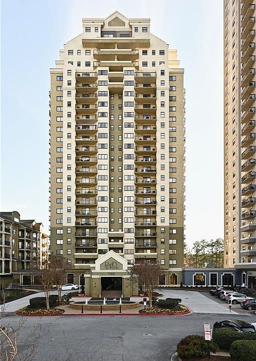 1st image of 795 Hammond Dr APT 811